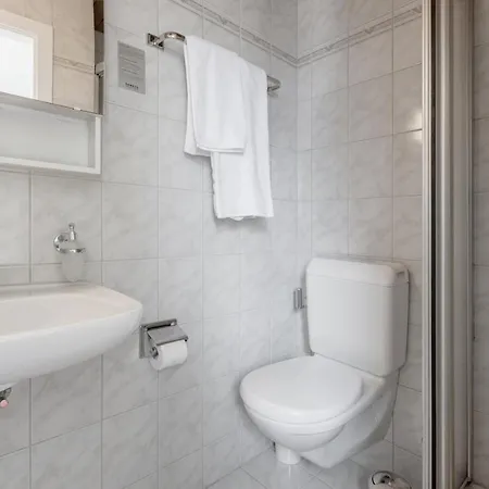 - Self Check-in * Arosa