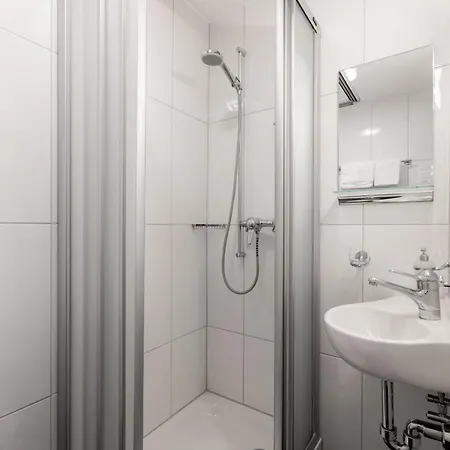 - Self Check-in Hotel Arosa