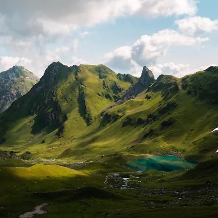 - Self Check-in 酒店 *