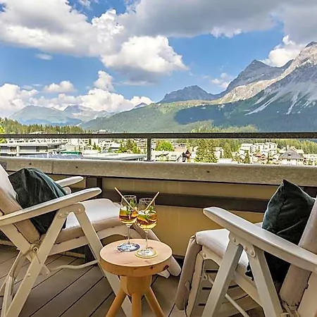 - Self Check-in Hotel Arosa