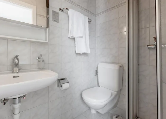 - Self Check-in * Αρόζα