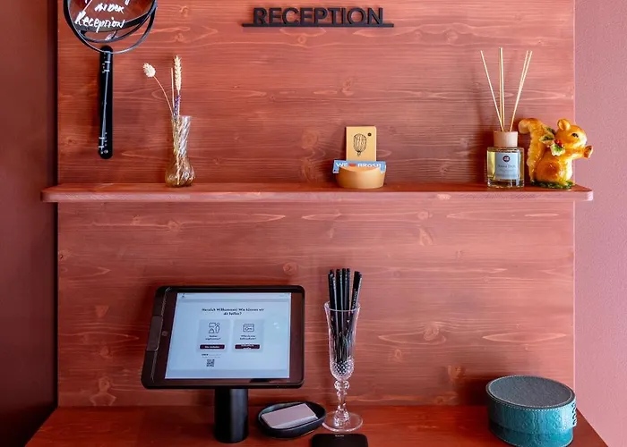 - Self Check-in * Αρόζα