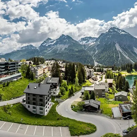 - Self Check-in Готель *