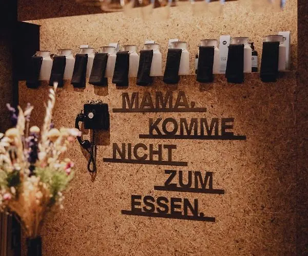 - Self Check-in فندق