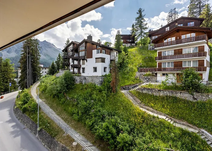 - Self Check-in فندق